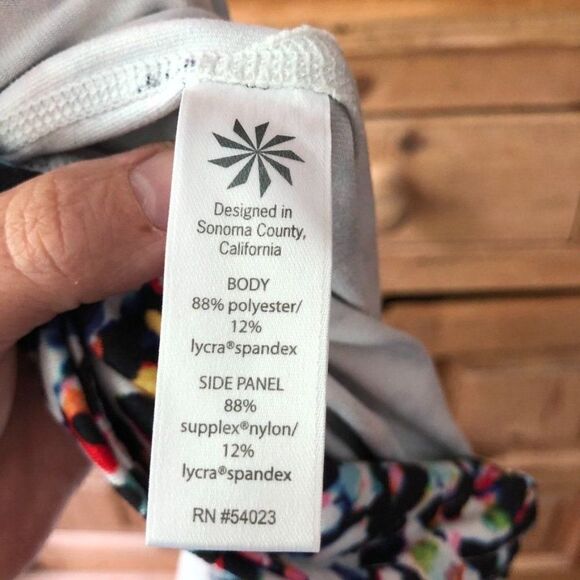 Athleta Medium High Rise Watercolor Cropped Leggings - Picture 6 of 8